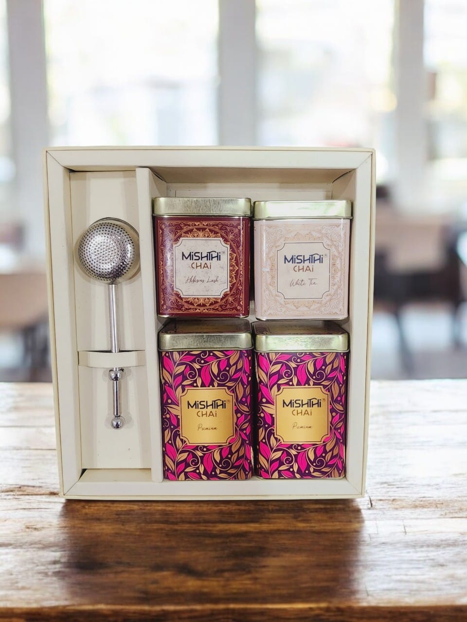 4 Tin With Strainer Gift Box